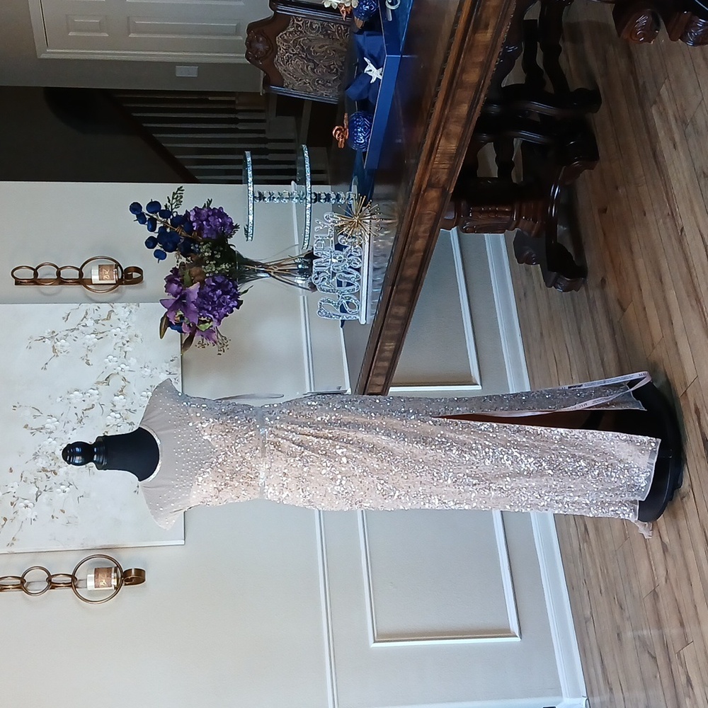 New Women's Mac Duggal Embellished Neck Illusion Cap Sleeve Floor Length Gown 4 - Picture 7 of 17
